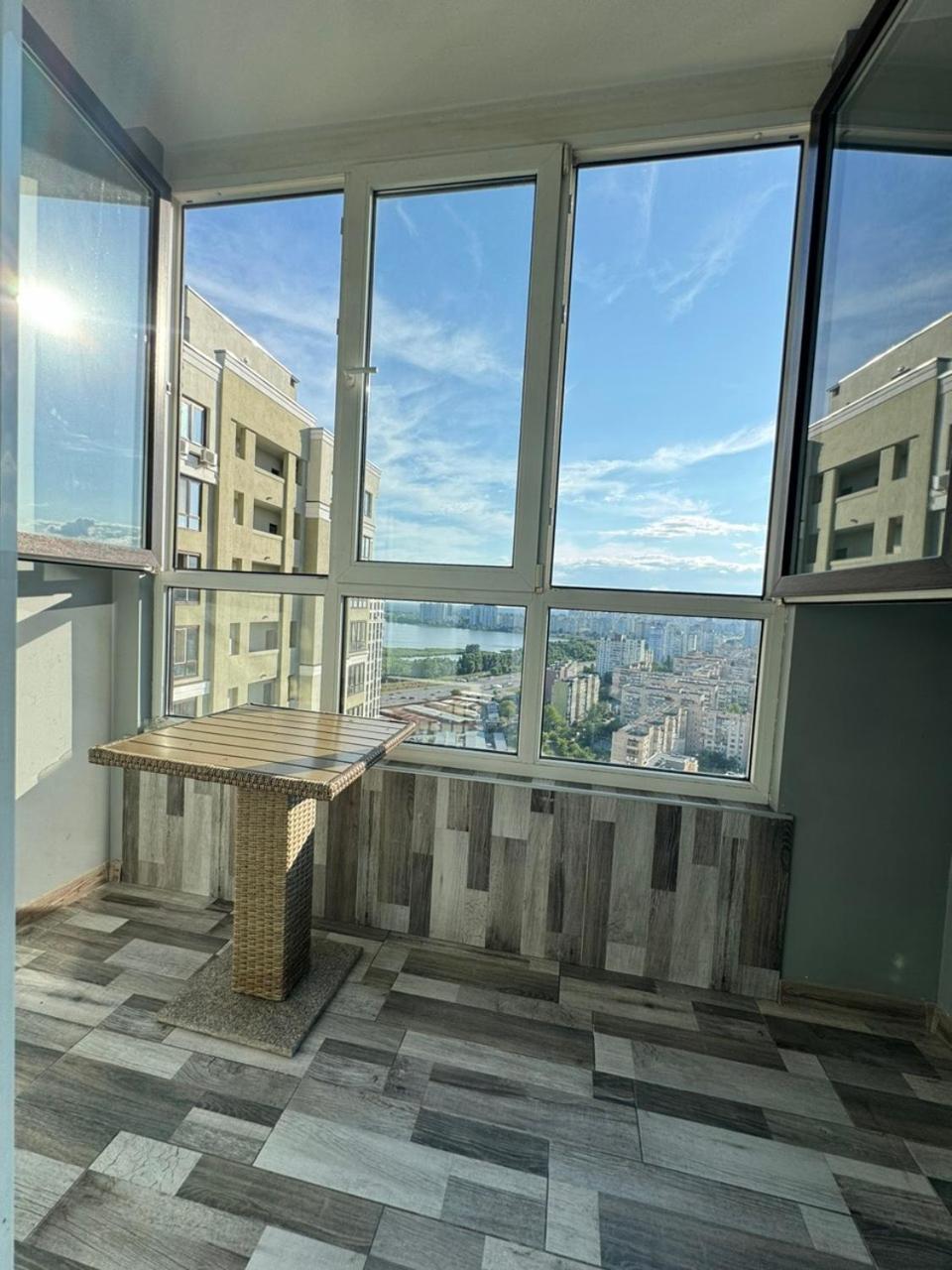 Solo Apartment Virmenska Kiev Exterior foto
